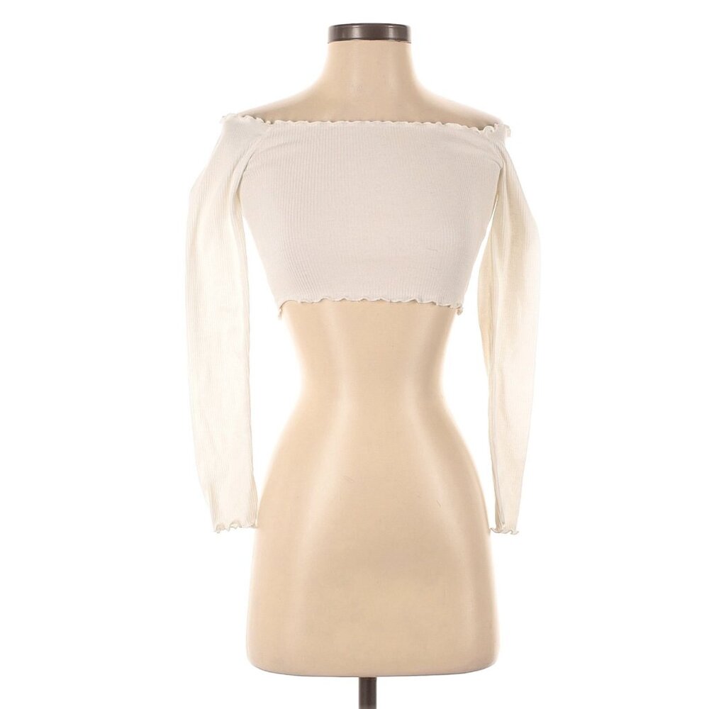 Pretty Little Thing White Long Sleeve Off Shoulder Ribbed Lettuce Hem Crop Top - Picture 4 of 10